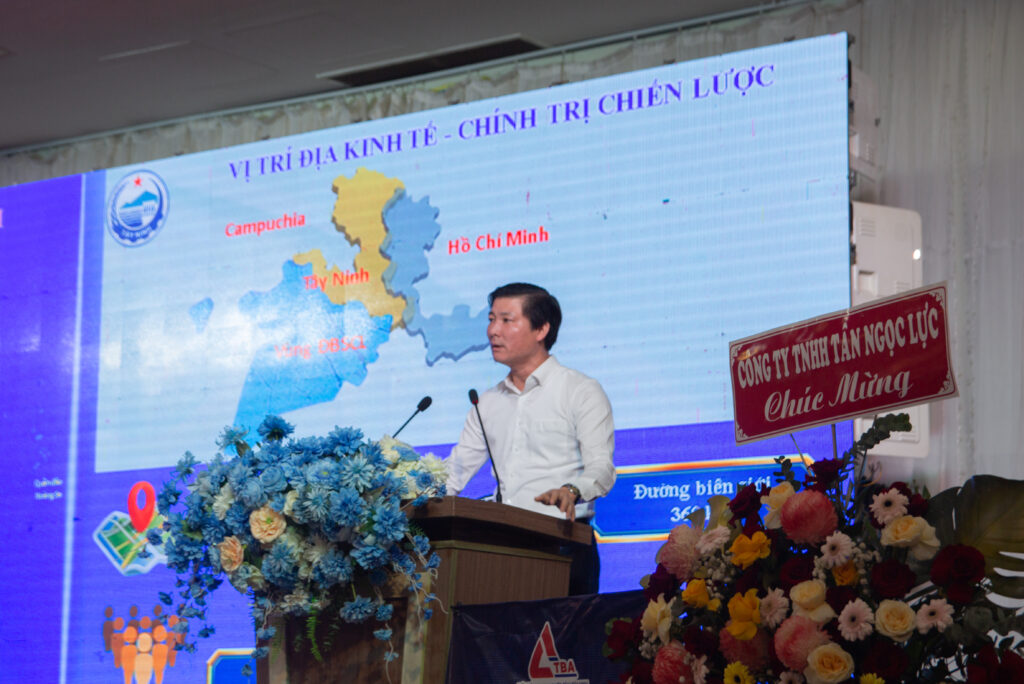 Hai SOn dong hanh cung HHDN - ong Truong Van Liep